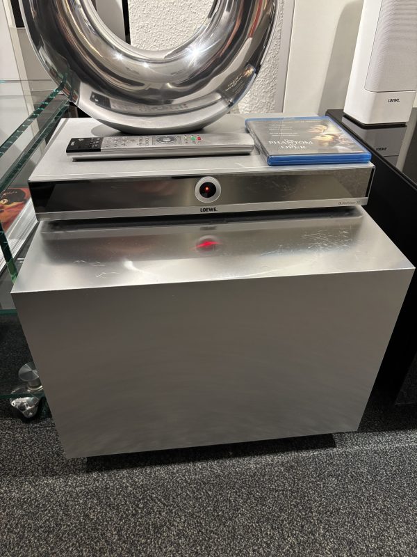 Loewe Individual 55 mit Sourround Sound System und BluRay Player – Bild 2